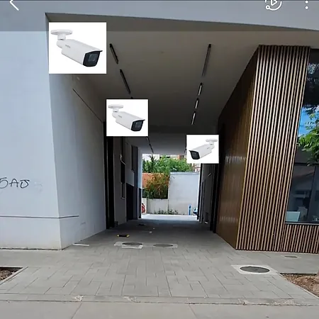 Lux 13 Center, Free Parking