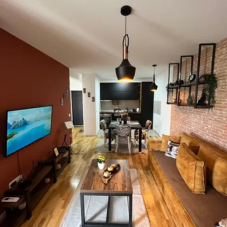 Lux 13 Center, Free Parking Ni